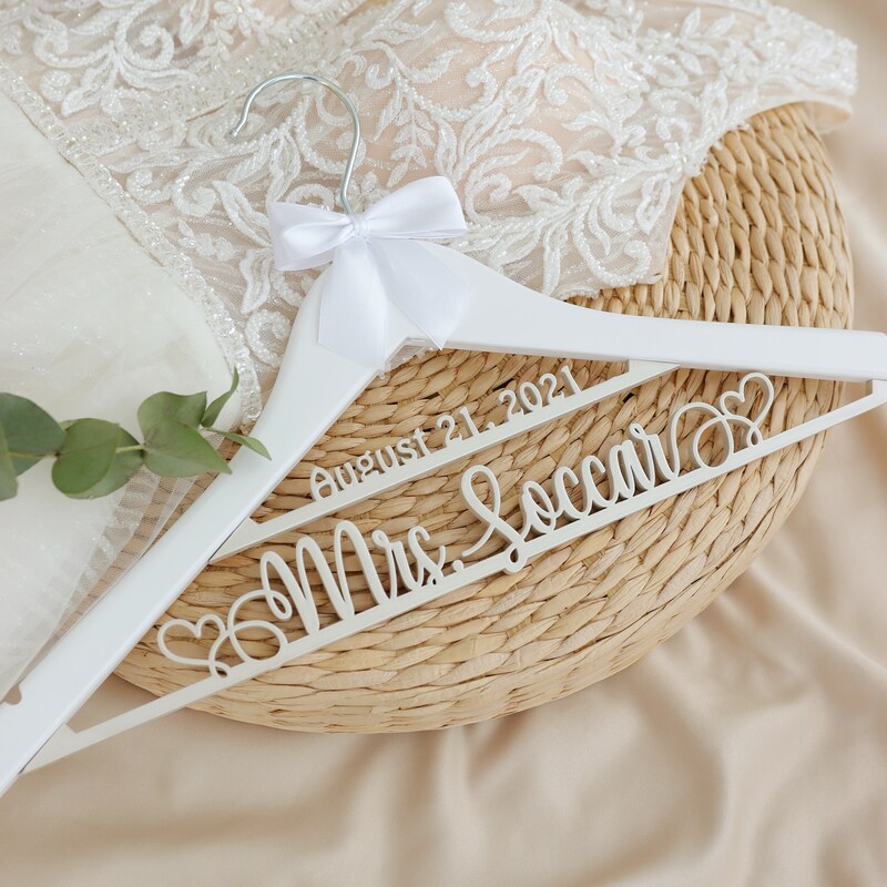 Personalized Bride Hanger, Wedding Hanger, Bridal Dress Hanger, Custom Hanger, Bridal Shower Gifts, Bridesmaid Hanger, Bridesmaid gifts